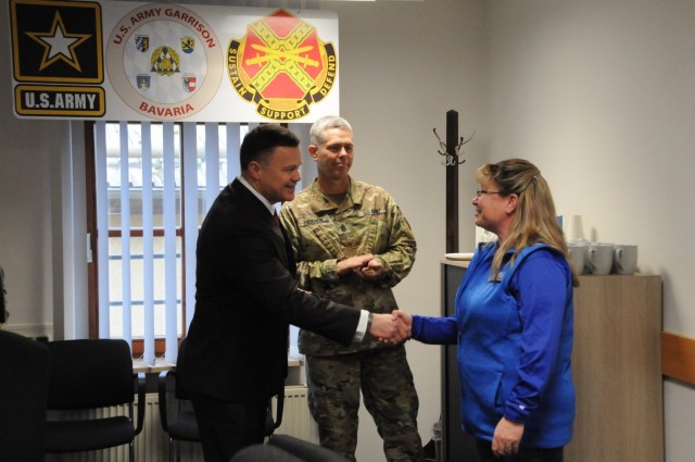 IMCOM-E recognizes excellence at Hohenfels