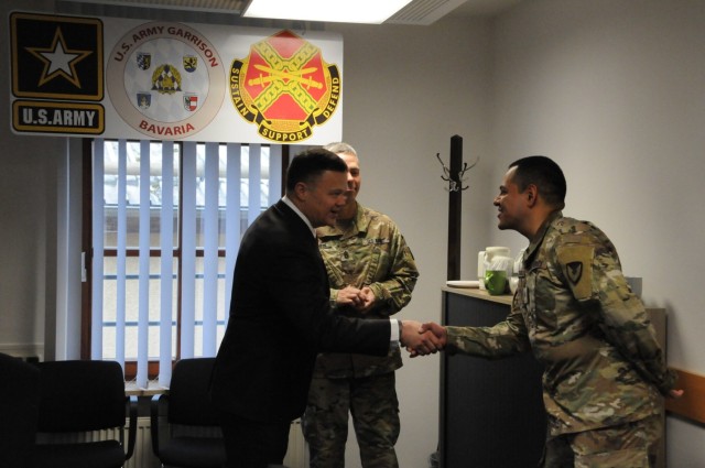 IMCOM-E recognizes excellence at Hohenfels