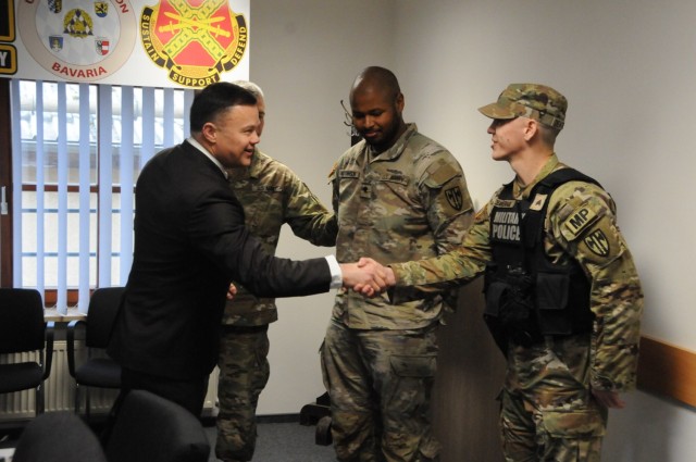 IMCOM-E recognizes excellence at Hohenfels