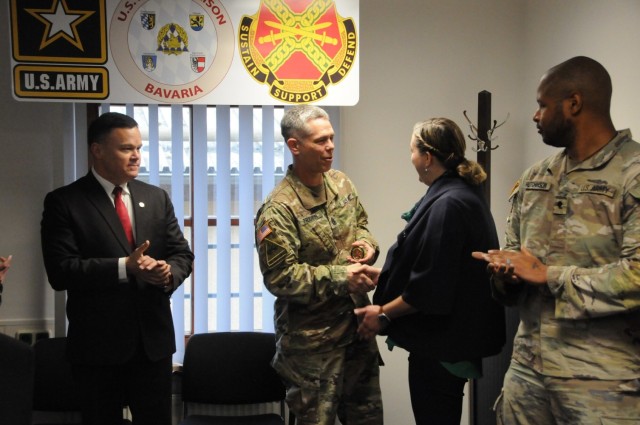 IMCOM-E recognizes excellence at Hohenfels