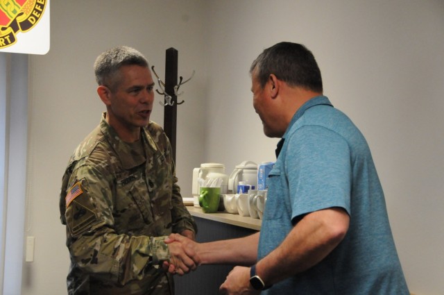 IMCOM-E recognizes excellence at Hohenfels