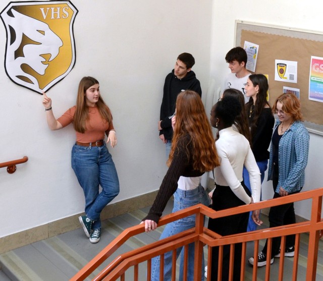 Italian students share a week-long exchange with American peers