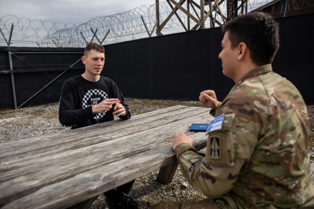 Discovering the World through Languages: Deployed Soldiers’ Stories