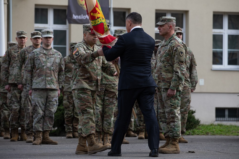 Armia ustanawia stały garnizon w Polsce |  Artykuł