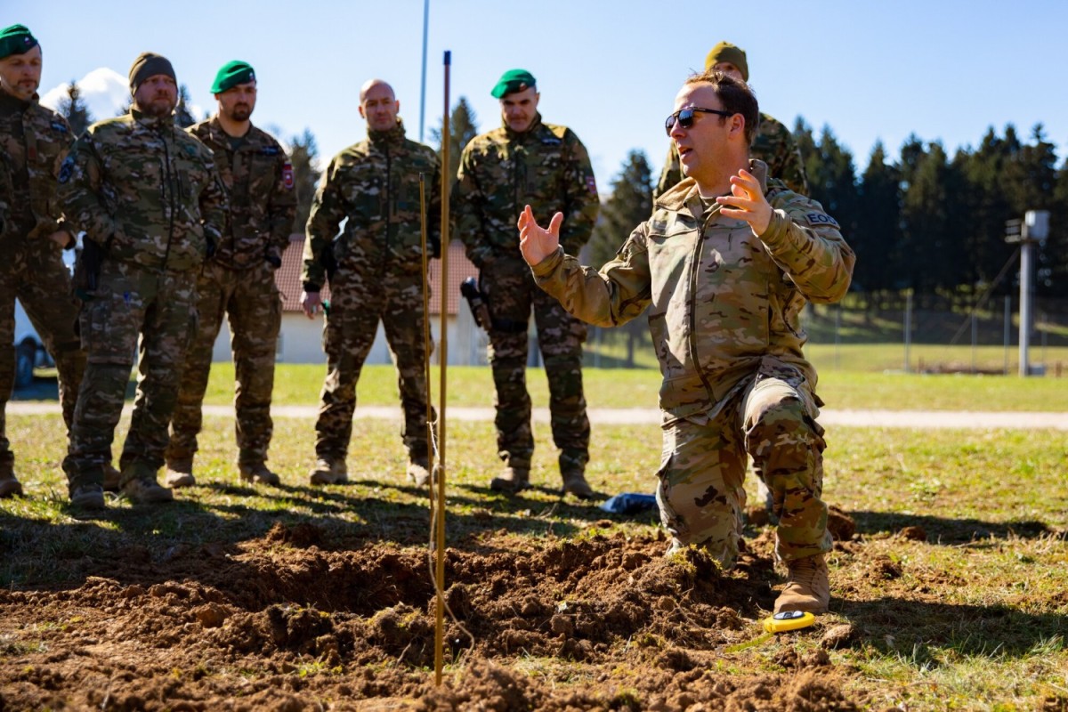 21st TSC and Slovenian Military Police conduct explosive training ...