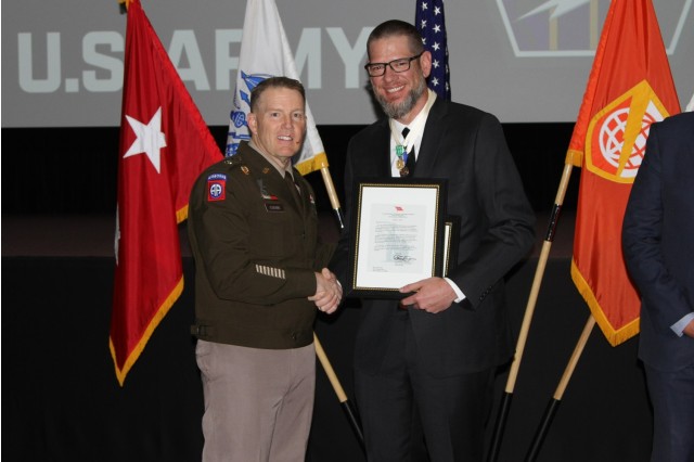 Mr. Jack Porter receives star note.