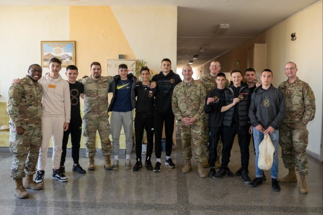 Group photo of soldiers and students of the Language High School Vasil Karagyozov