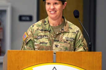 7th Signal Command (Theater) profiles outstanding women leaders: Col. Julia Donley