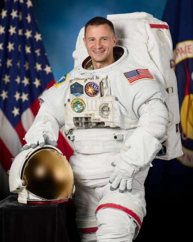 Astronaut Morgan visits HRC, shares Army story