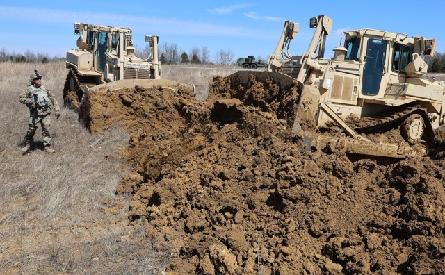 15th Engineer Company Soldiers hone combat skills at field exercise