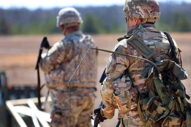 15th Engineer Company Soldiers hone combat skills at field exercise