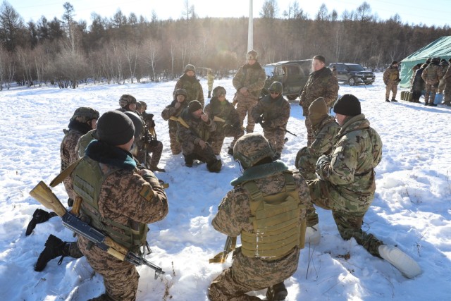 SFAB Advisors train shoulder to shoulder with Mongolian Land Forces