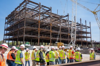 Engineering students visit LOUVAMC construction site