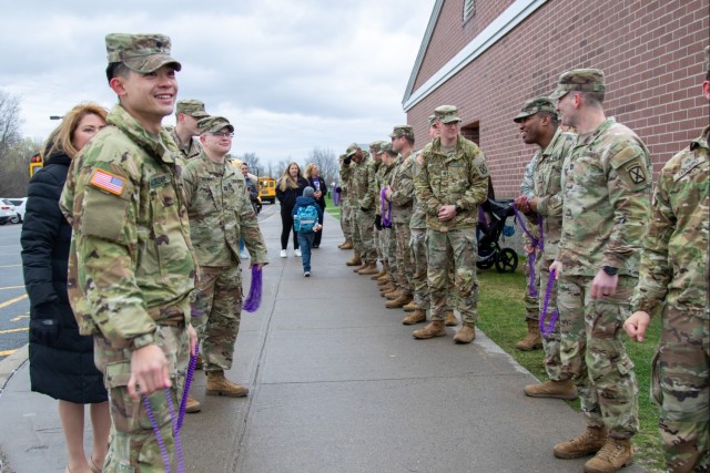10th Mountain Division soldiers visit local elementary school for Purple Day