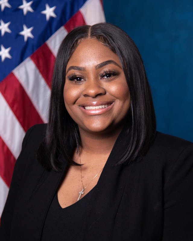 Human Resources Specialist Keonna Kenion