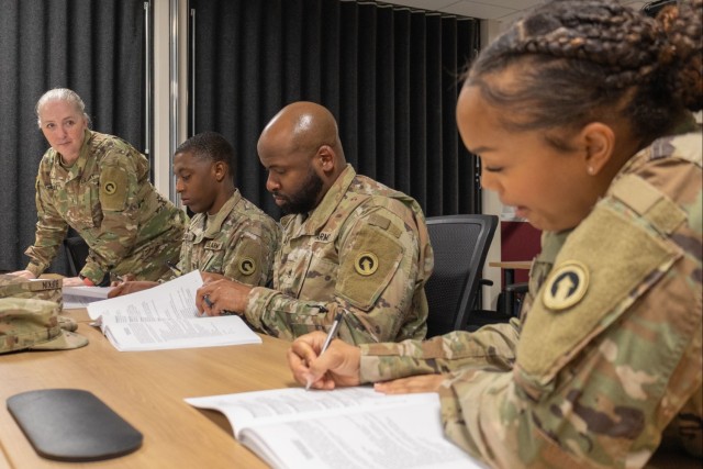 1st TSC personnel complete JLOTS planners course