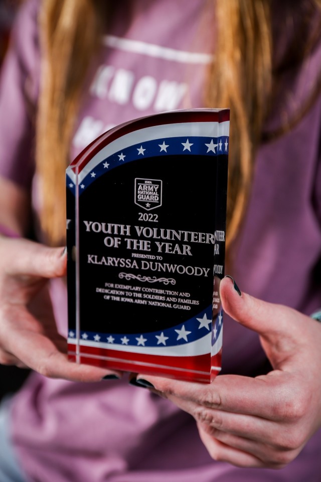 Altoona teen receives 2023 Iowa National Guard Youth Volunteer Award