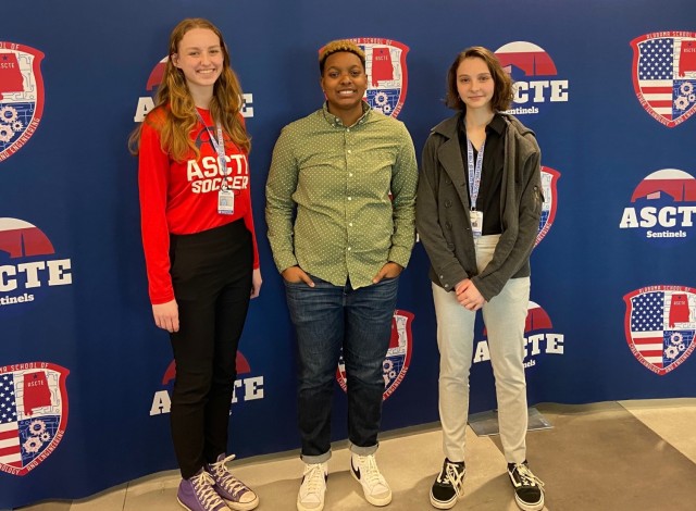 DEVCOM AvMC&#39;s Ella Bonner serves as a mentor to Aubrey Oberle and Elizabeth Orton, students at the Alabama School of Cyber Technology and Engineering.