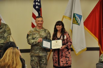 4ID, Fort Carson honor volunteers