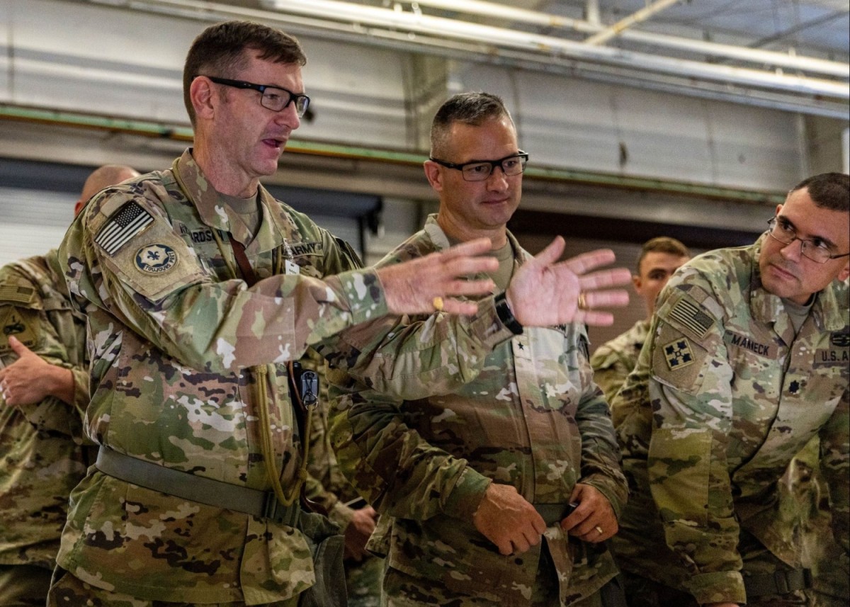 US and British armies combine to practice large-scale combat