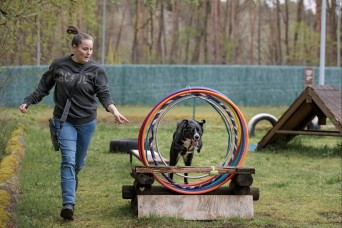 With Kaiserslautern Outdoor Recreation’s dog training, anything is paw-sible