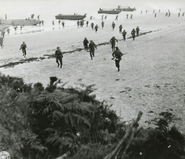 Rangers conduct amphibious training in the United Kingdom in August 1942. 