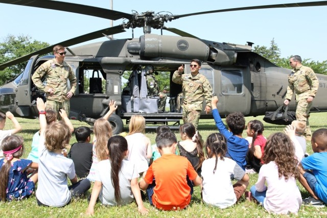 Arnn students’ STEM event includes visit from Black Hawk helicopter