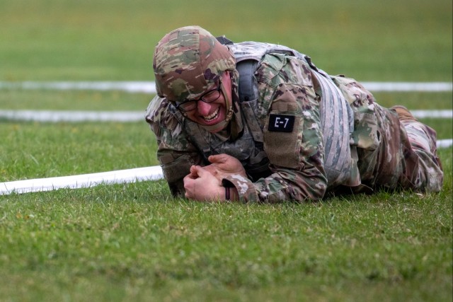 Eight Soldiers receive Expert Field Medical Badges in 3rd Annual USAR Competition