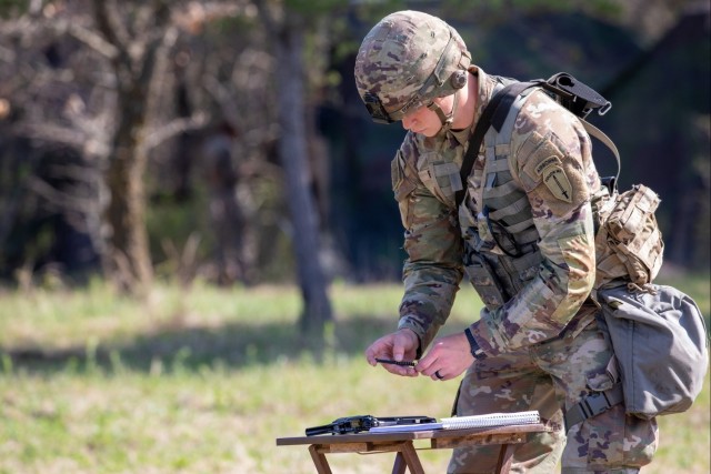 Eight Soldiers receive Expert Field Medical Badges in 3rd Annual USAR Competition