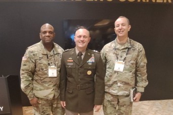 Contracting leaders participate in Land Forces Pacific conference