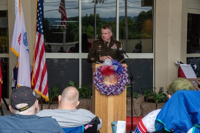 Senior commander honors vets on ‘solemn day’ for nation