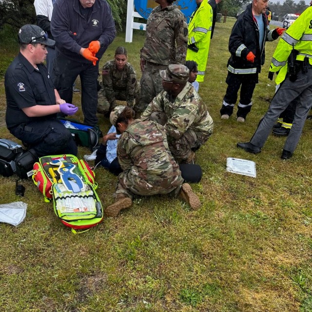 NY National Guard Soldiers respond to vehicle accident on the way to training