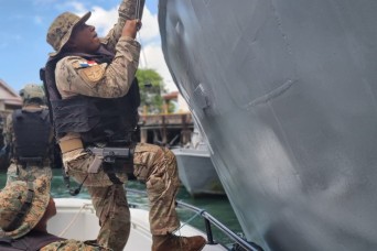 SATMO and Navy SEAL teams combine expertise to support Panamanian partners