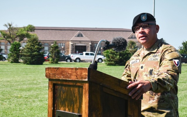 923rd Contracting Battalion welcomes new leader 