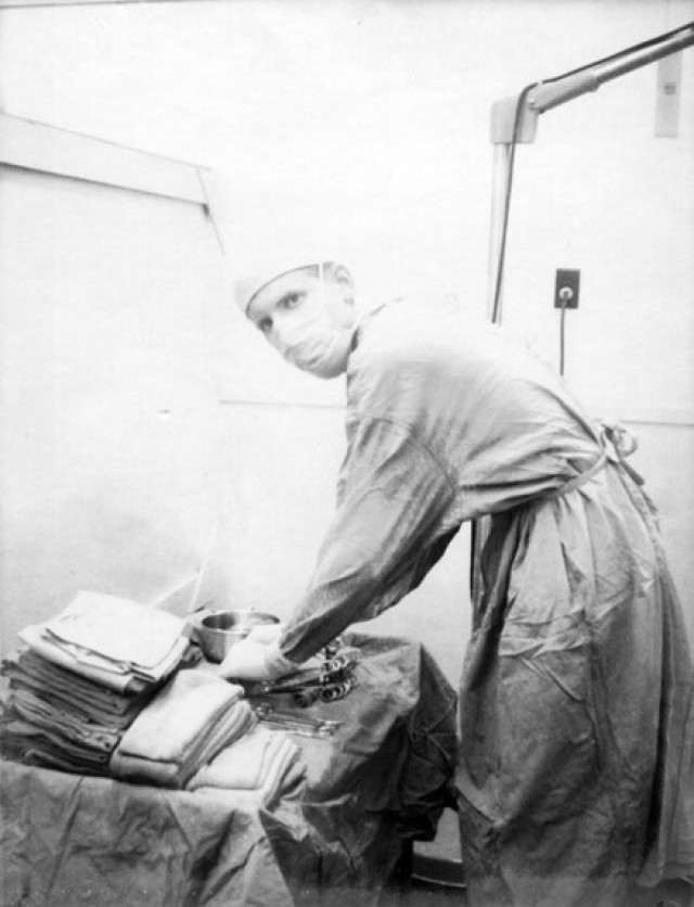 Wayne Anderson preparing for surgery, 71st Evac Hospital, Pleiku, Vietnam 1968