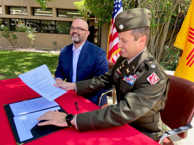 USACE’s Albuquerque District signs design agreement for Middle Rio Grande flood protection project.
