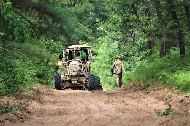 411th Engineers bring road-building skills to Fort McCoy troop project