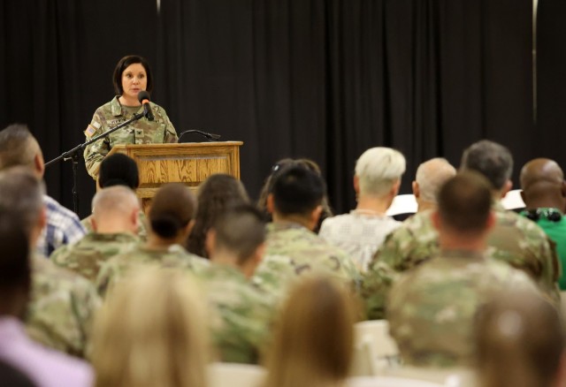 Fort Knox MEDDAC, Ireland Army Health Clinic change authority at Sadowsky Center ceremony