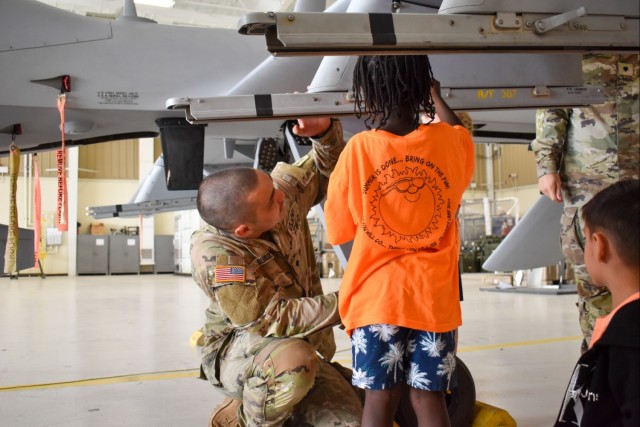 Fort Riley CYS Summer Camp explore Army aircraft systems