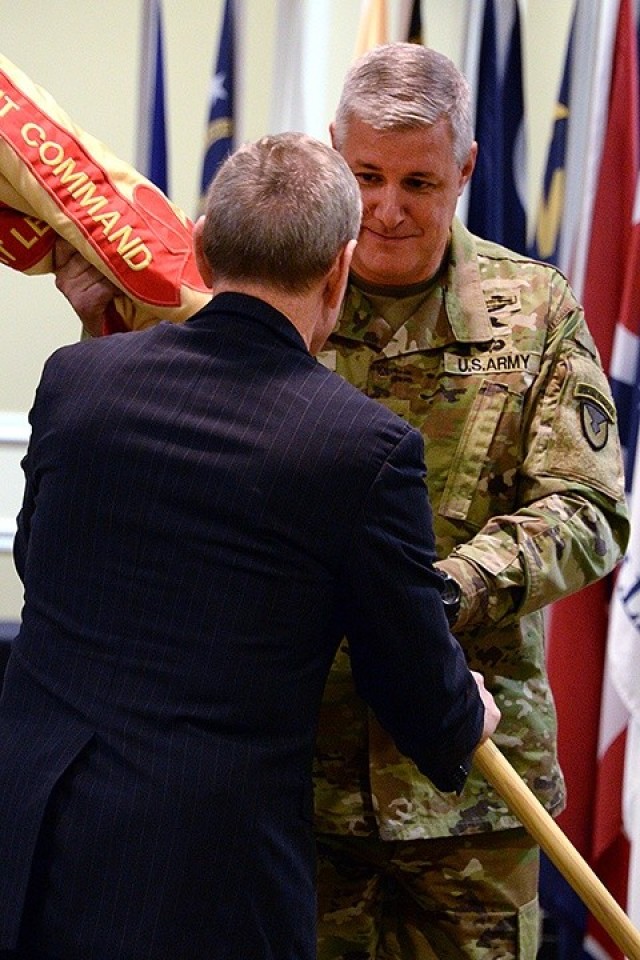 Fort Leavenworth Garrison Welcomes New Commander | Article | The United ...