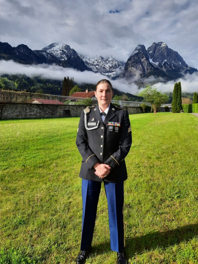 Sgt. Courtney Jimenez, U.S. Army animal care specialist assigned to the Wiesbaden Veterinary Treatment Facility, attending the International Military Veterinary Symposium in Garmisch.