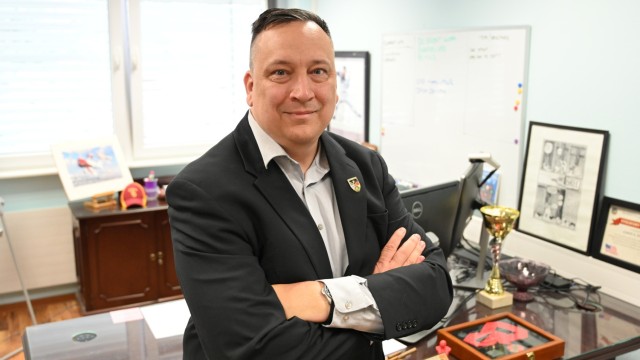 Garrison employee's exemplary service recognized with prestigious award