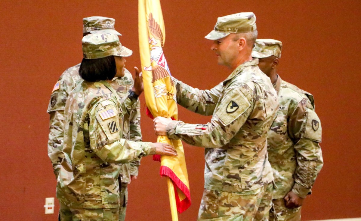 New leader takes command at 922nd Contracting Battalion | Article | The ...