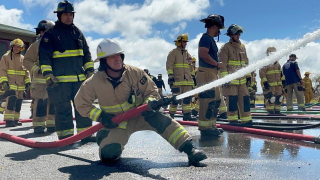 Firefighters from Hawaiian Islands train at Pōhakuloa Training Area