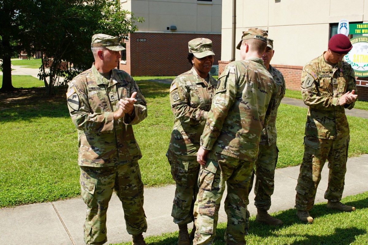 USASAC CG recognizes SATMO team | Article | The United States Army