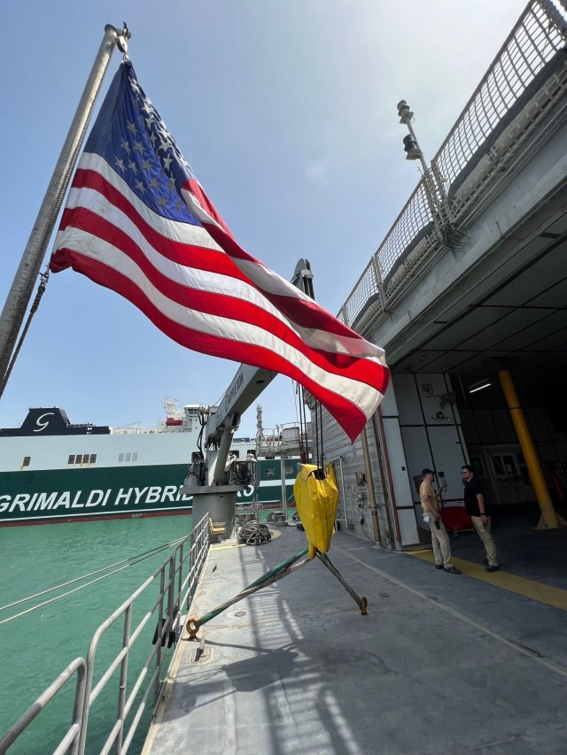 Joint service ‘Pitch and Catch’ transport mission ends at Livorno port