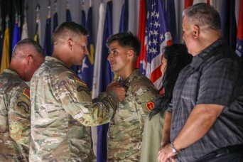 25th ID Soldier receives Soldier’s Medal for saving woman's life