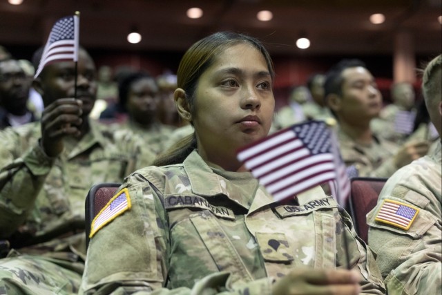 &#39;Greener pastures:&#39; USCIS naturalizes 37 troops, family members during Bliss ceremony
