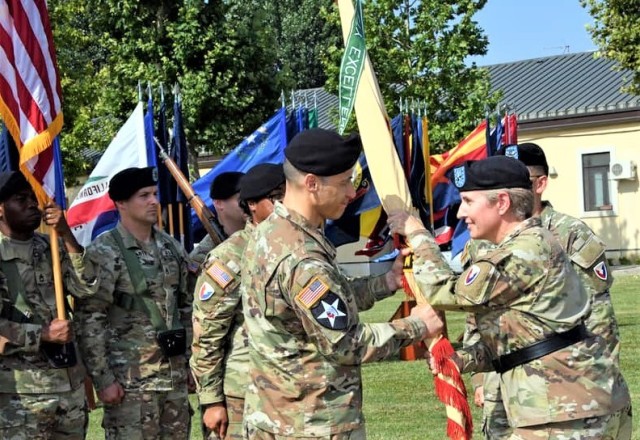 414th CSB welcomes new commander