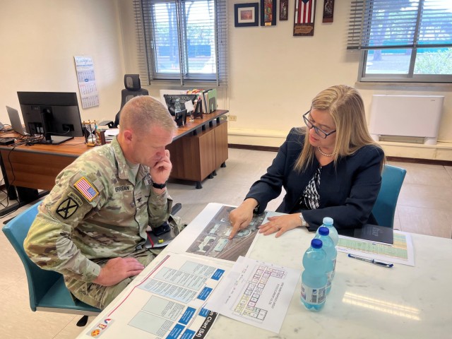 Garrison Commander meets with Darby Military Community Workforce